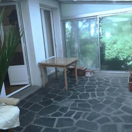 Etage Avec Acces Independant Dans Une Maison Avec Grand Parc Lorient
