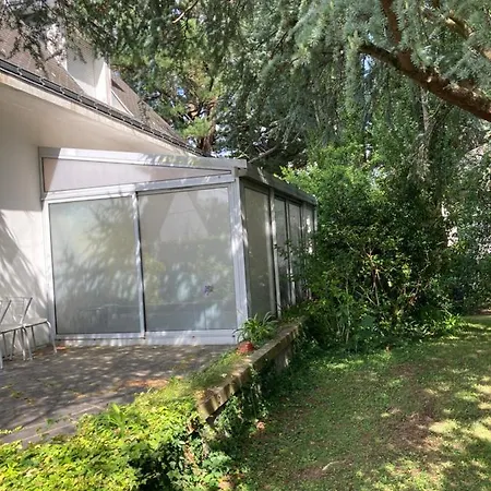Etage Avec Acces Independant Dans Une Maison Avec Grand Parc * Lorient