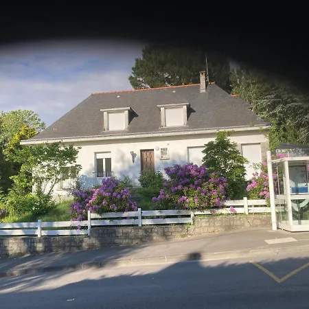 Etage Avec Acces Independant Dans Une Maison Avec Grand Parc * Lorient
